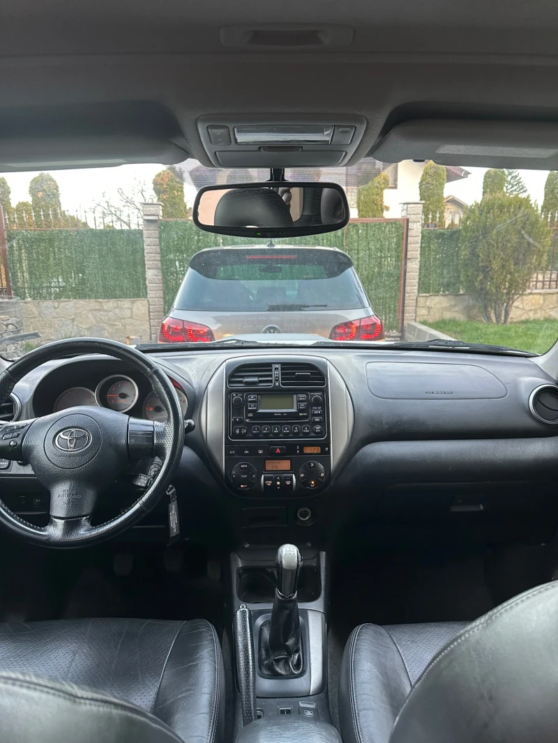 Toyota Rav4 2.0 D4D 4x4 Кожен салон, снимка 11 - Автомобили и джипове - 52839360