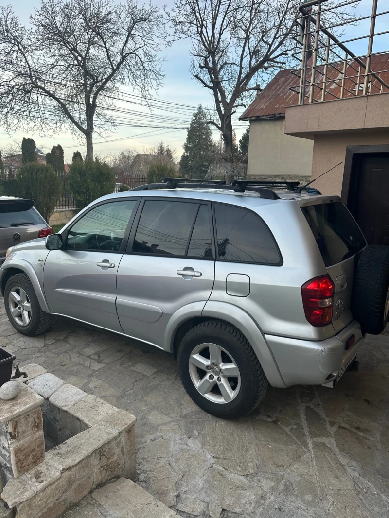 Toyota Rav4 2.0 D4D 4x4 Кожен салон, снимка 5 - Автомобили и джипове - 52839360