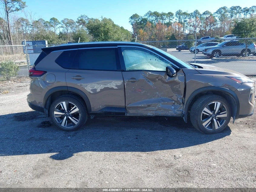 Nissan Rogue 1.5L I-3 DI, DOHC, VVT, TURBO, 201HP Front Wheel, снимка 13 - Автомобили и джипове - 53879148