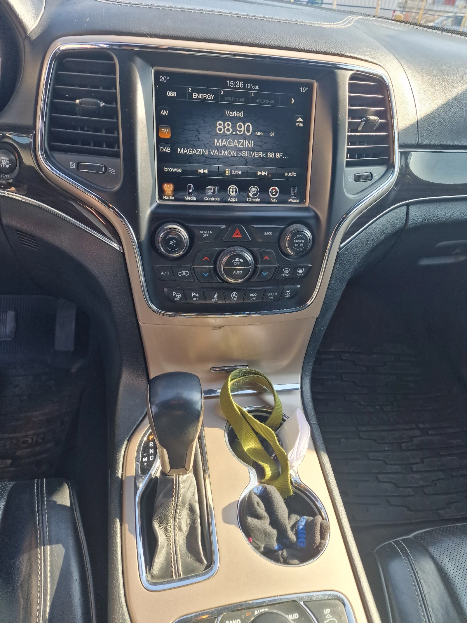 Jeep Grand cherokee, снимка 11 - Автомобили и джипове - 53983099