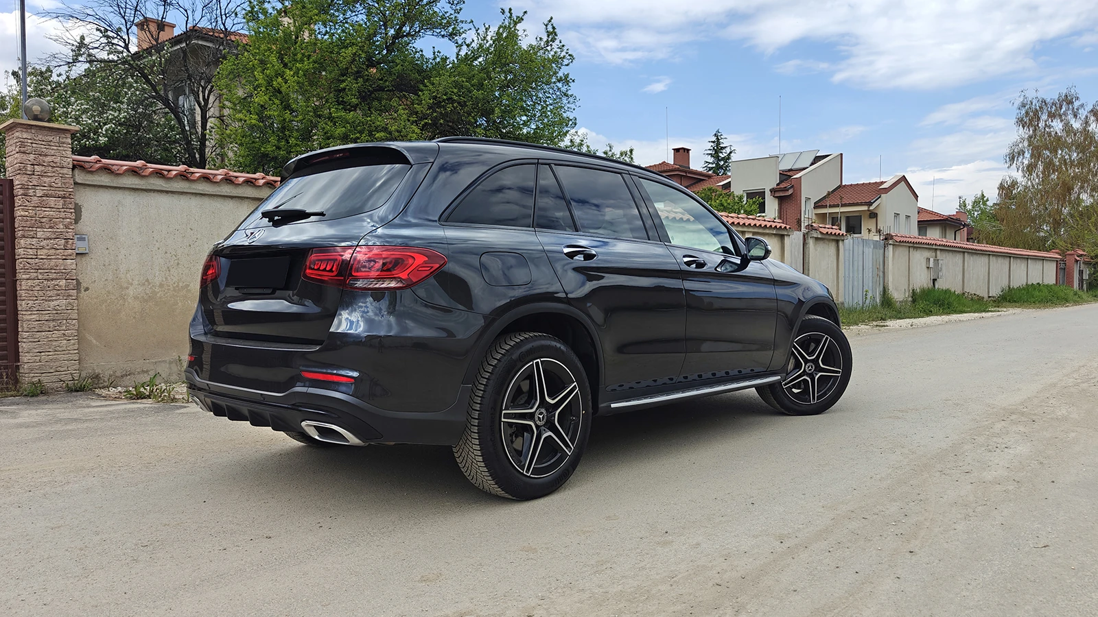 Mercedes-Benz GLC 300 AMG Pack* Pano* Burmester, снимка 6 - Автомобили и джипове - 55011751