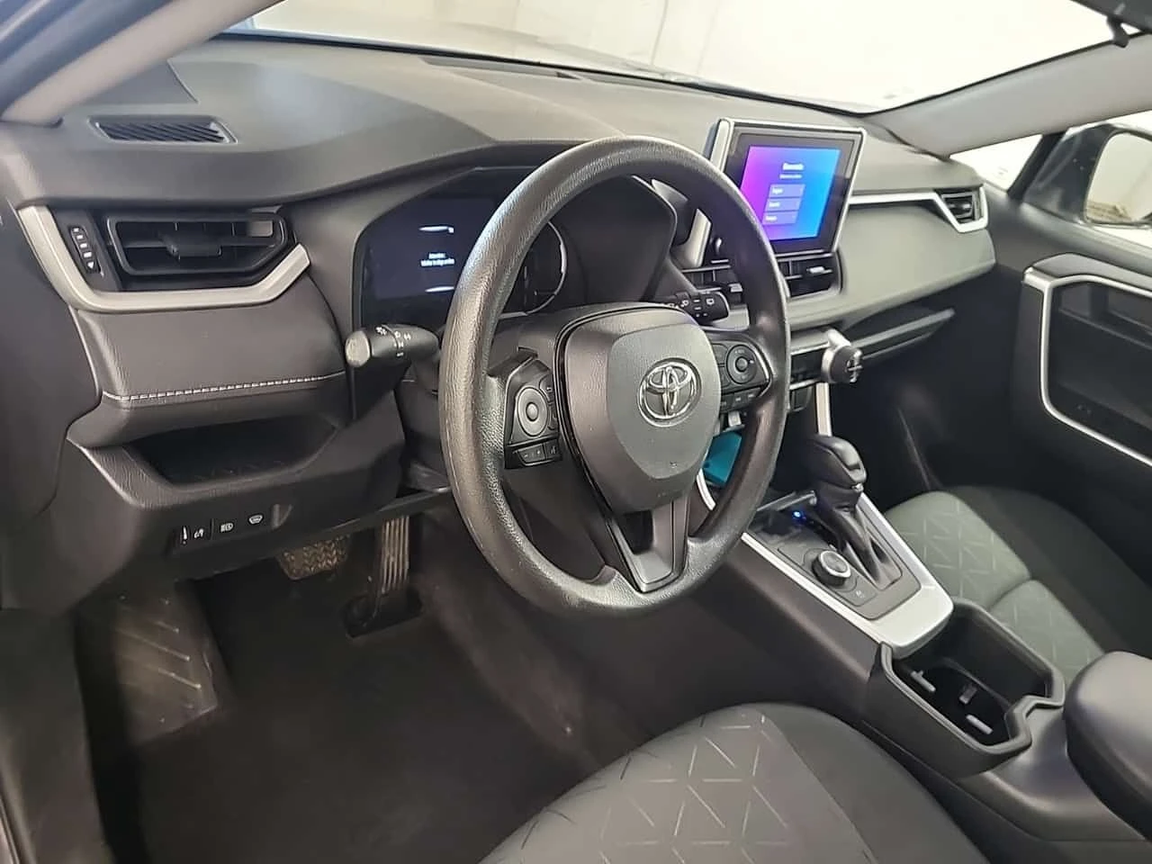 Toyota Rav4 * HYBRID LE * CARFAX * БЕЗ ПЪРВОНАЧАЛНА ВНОСКА, снимка 10 - Автомобили и джипове - 55431742