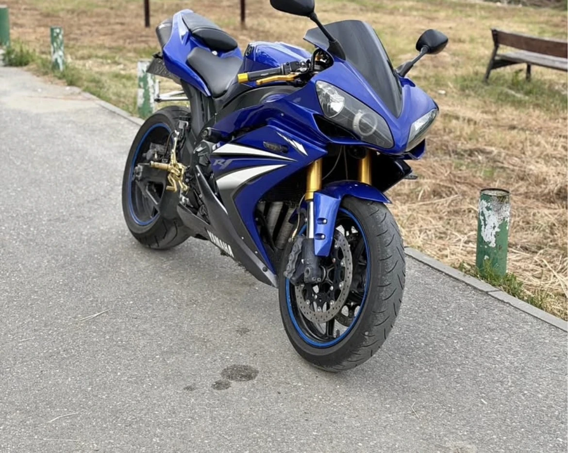 Yamaha YZF-R1 Спешно