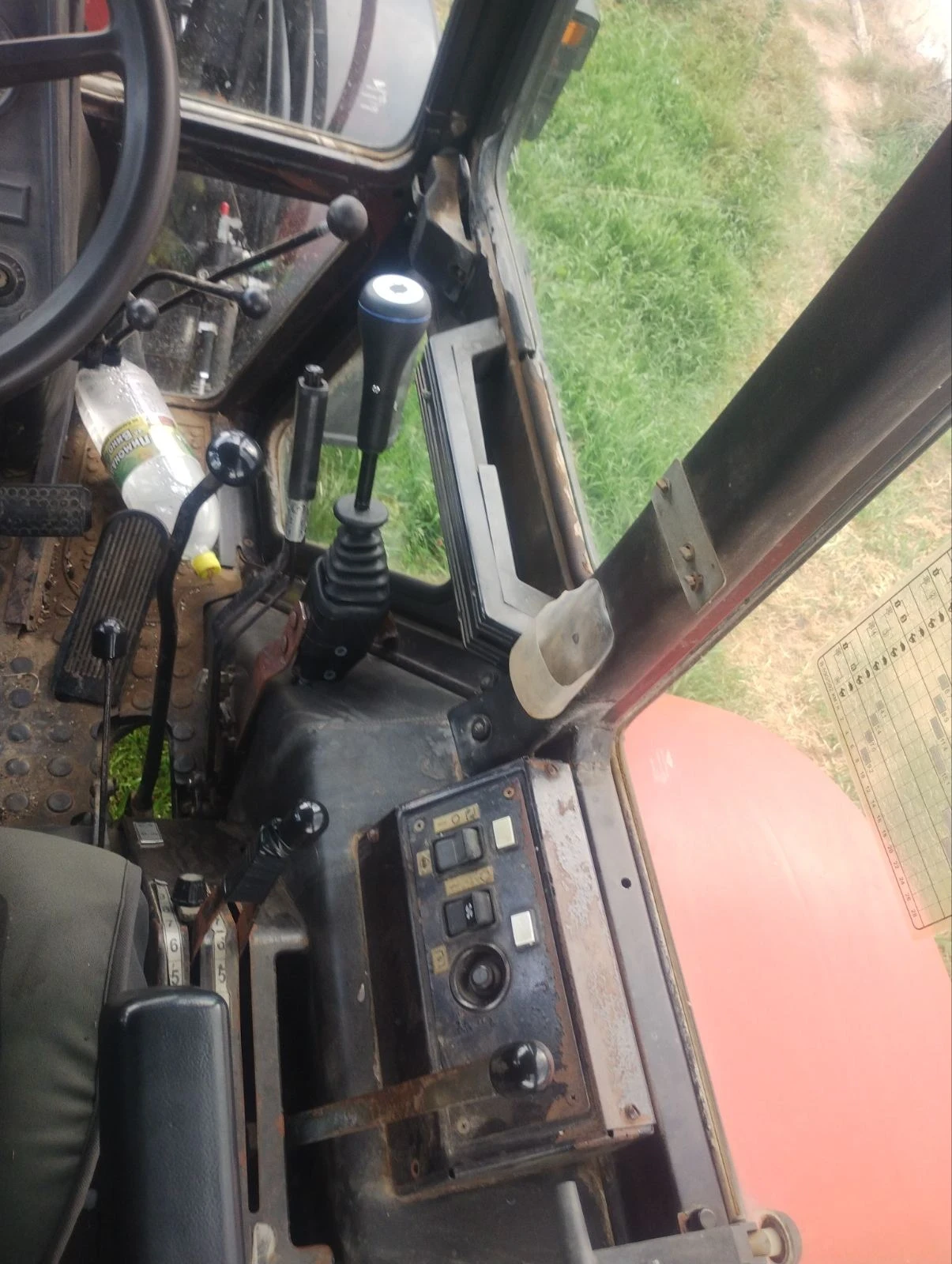 Трактор Беларус, снимка 10 - Селскостопанска техника - 54371283