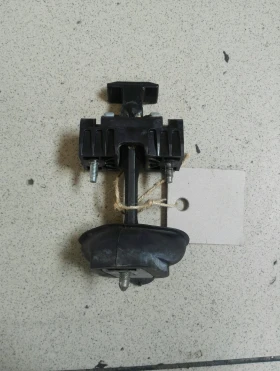 Панта врата ограничителна предна дясна Пежо 407 (10)