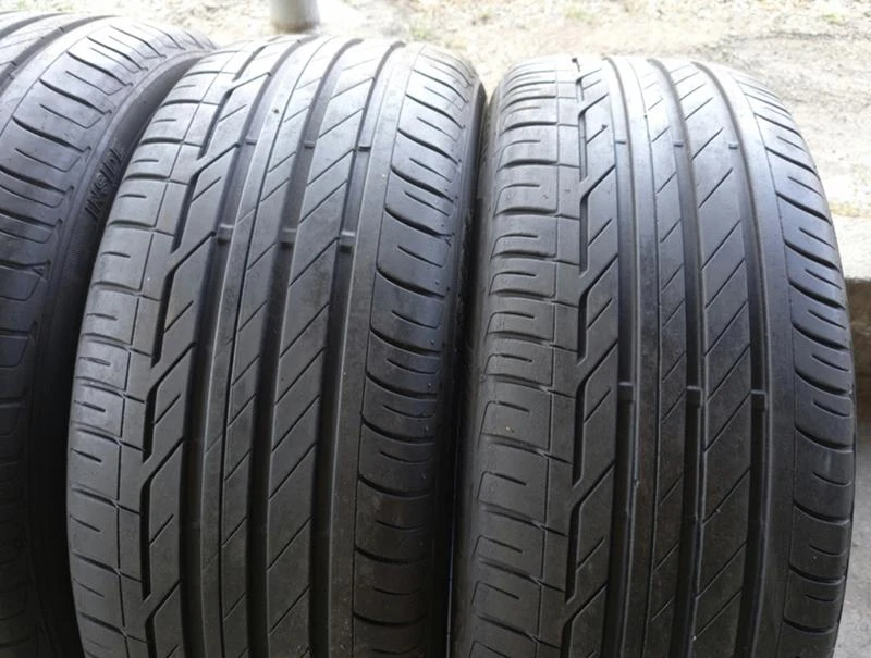 Гуми Летни 225/45R19, снимка 4 - Гуми и джанти - 32956646