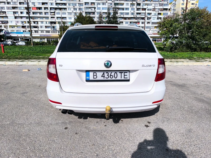 Skoda Superb, снимка 6 - Автомобили и джипове - 47620472