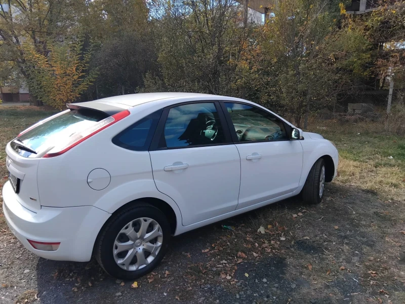 Ford Focus 1.6 tdci, снимка 2 - Автомобили и джипове - 48794936