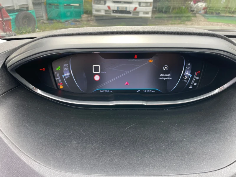 Peugeot 3008 1.5 дизел 130 коня Allure CROSSWAY COCKPIT, снимка 5 - Автомобили и джипове - 49365312