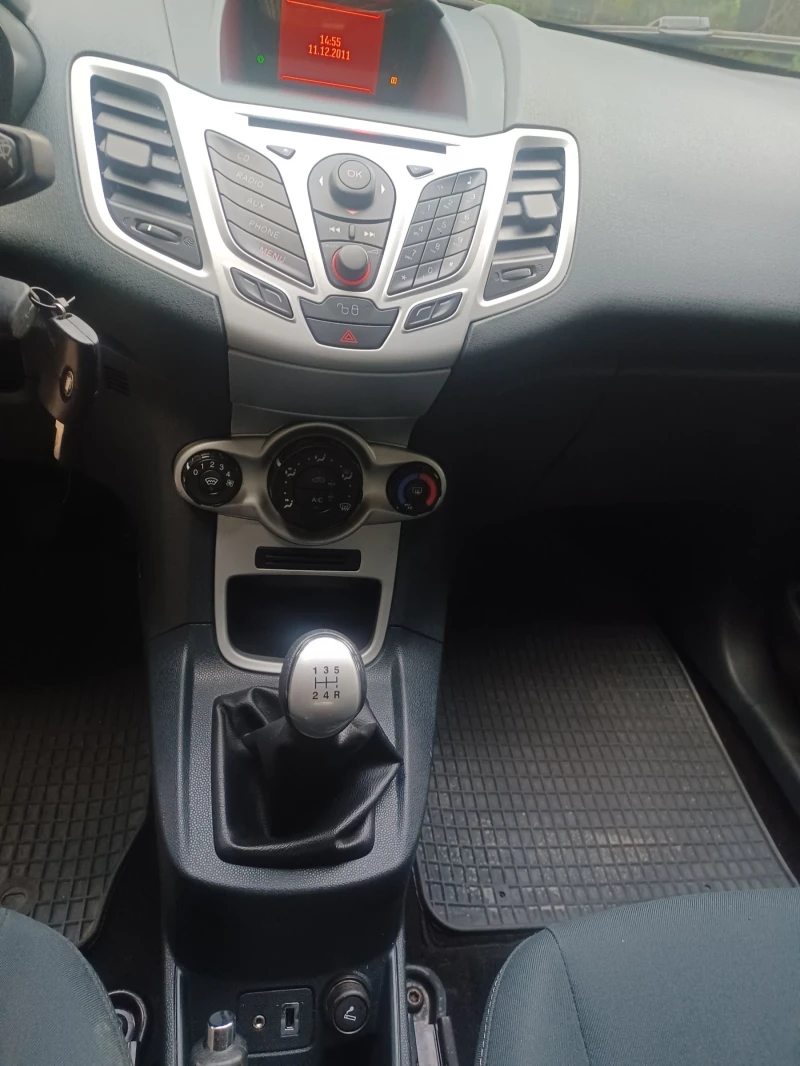 Ford Fiesta 1.2 Euro 5, снимка 7 - Автомобили и джипове - 51379721