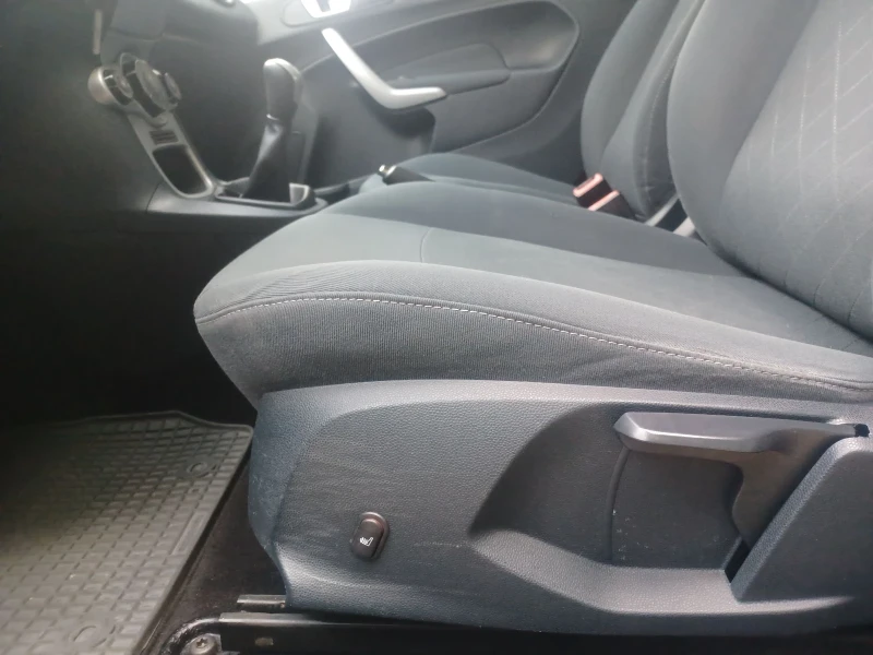 Ford Fiesta 1.2 Euro 5, снимка 8 - Автомобили и джипове - 51379721