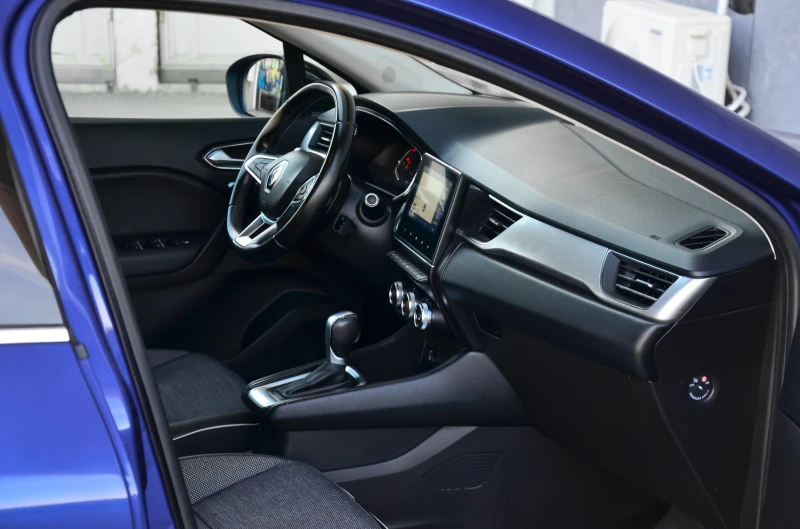 Renault Captur 1.3 I, снимка 12 - Автомобили и джипове - 51615585