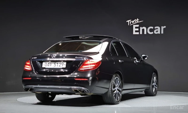 Mercedes-Benz E 300, снимка 2 - Автомобили и джипове - 52874960