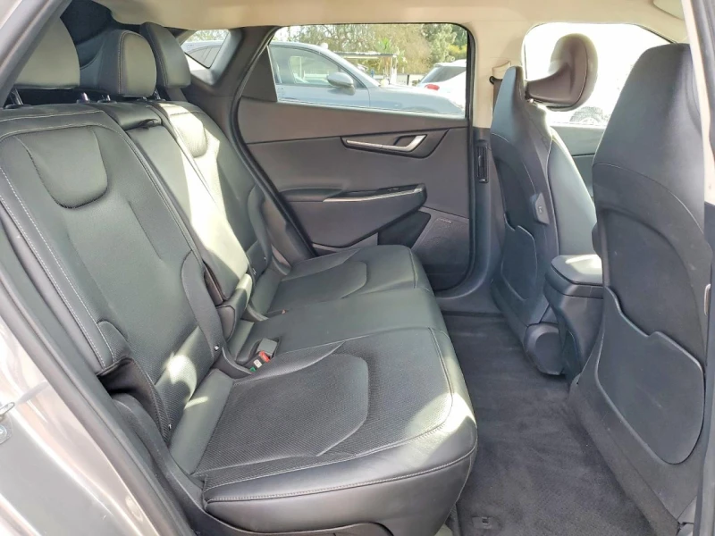 Kia EV6 LIGHT, снимка 11 - Автомобили и джипове - 53487822