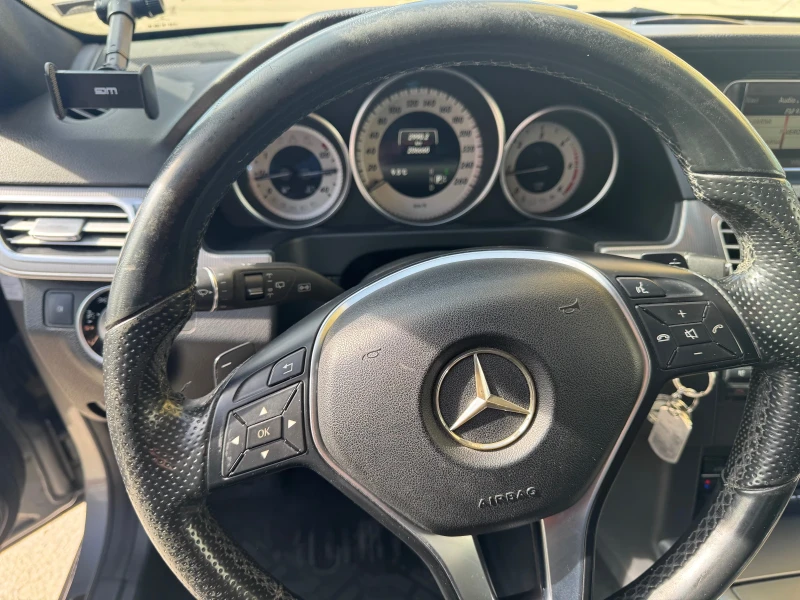 Mercedes-Benz E 200, снимка 6 - Автомобили и джипове - 53594271