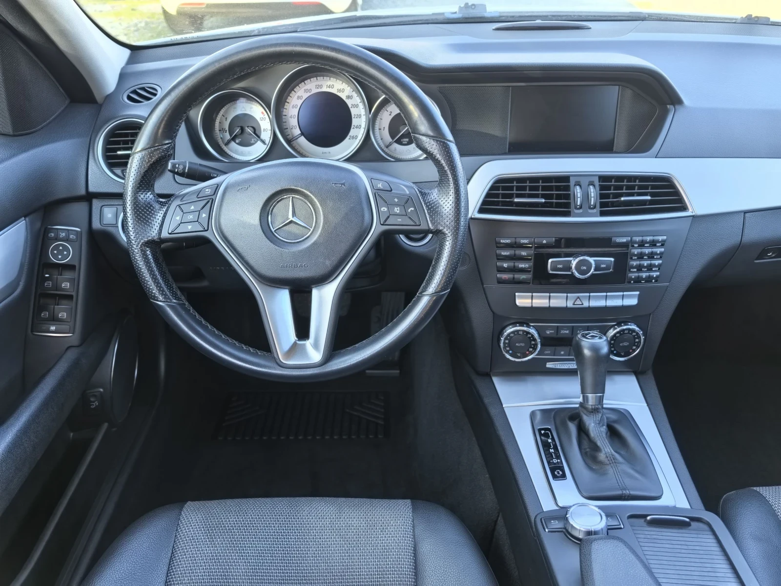 Mercedes-Benz C 200 CDI Avantgarde Facelift 2.2cdi-136к.с, снимка 12 - Автомобили и джипове - 53784978