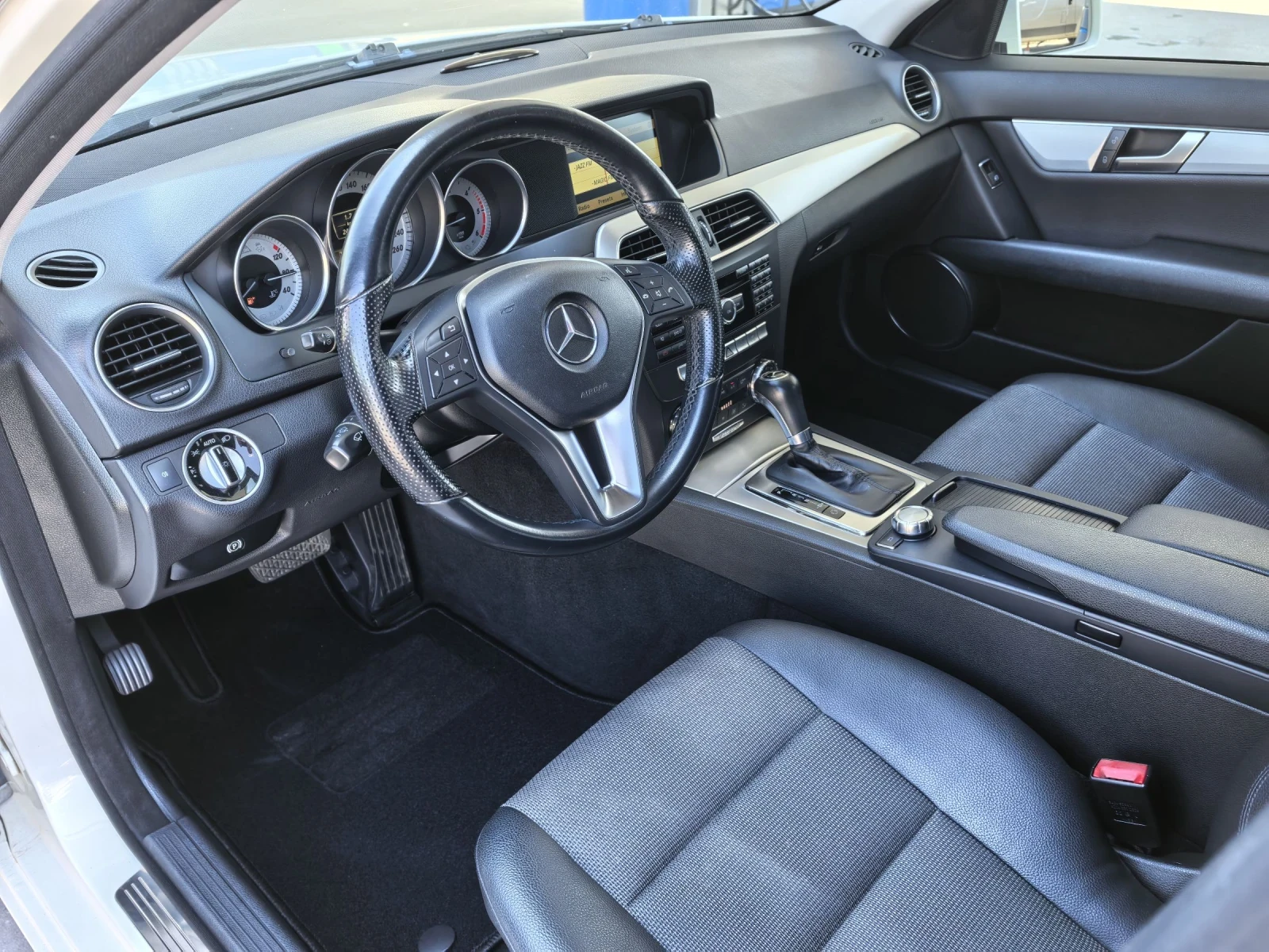 Mercedes-Benz C 200 CDI Avantgarde Facelift 2.2cdi-136к.с, снимка 15 - Автомобили и джипове - 53784978