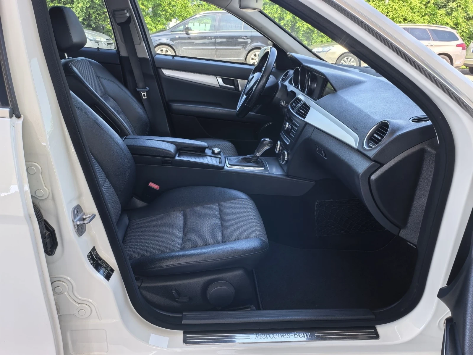 Mercedes-Benz C 200 CDI Avantgarde Facelift 2.2cdi-136к.с, снимка 13 - Автомобили и джипове - 53784978