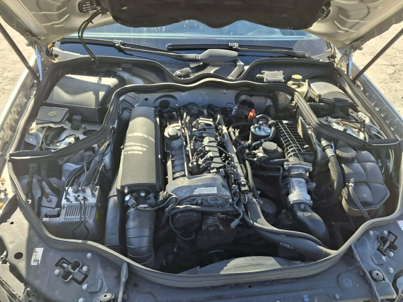 Mercedes-Benz E 270 2.7 cdi, снимка 9 - Автомобили и джипове - 53937626