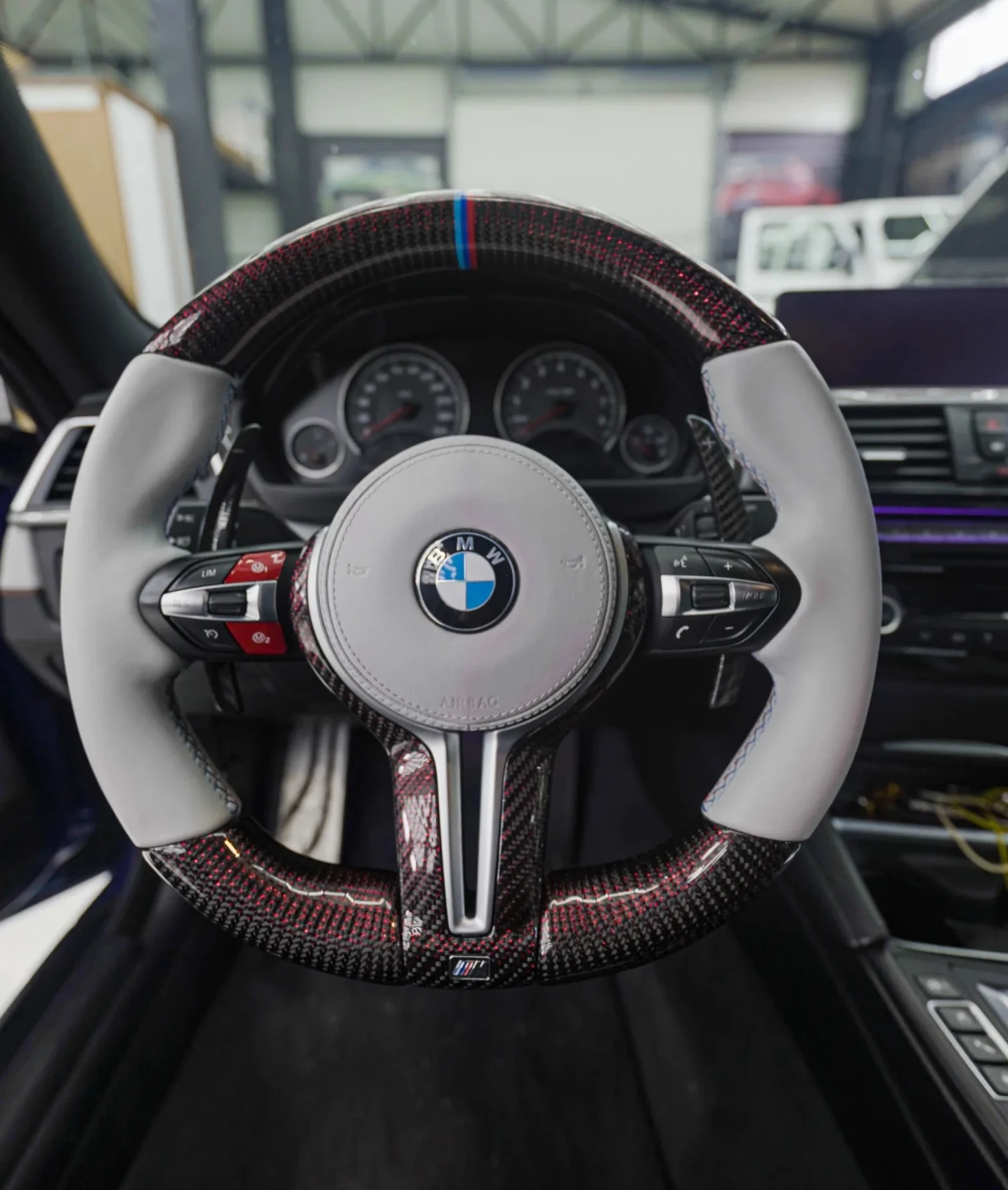 BMW M4 Competition Heritage Edition 1/750, снимка 5 - Автомобили и джипове - 54605770