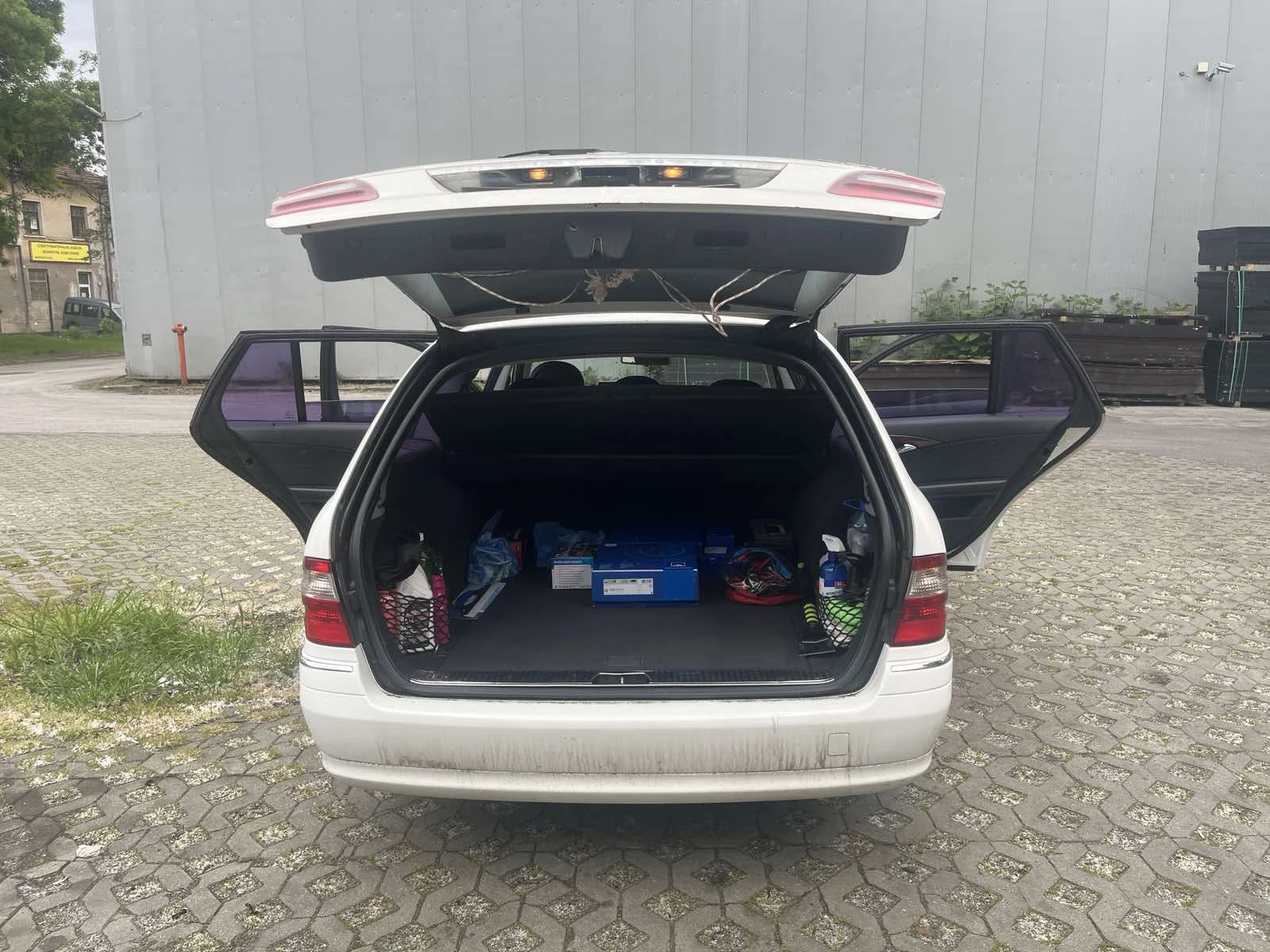 Mercedes-Benz E 270, снимка 6 - Автомобили и джипове - 54606172