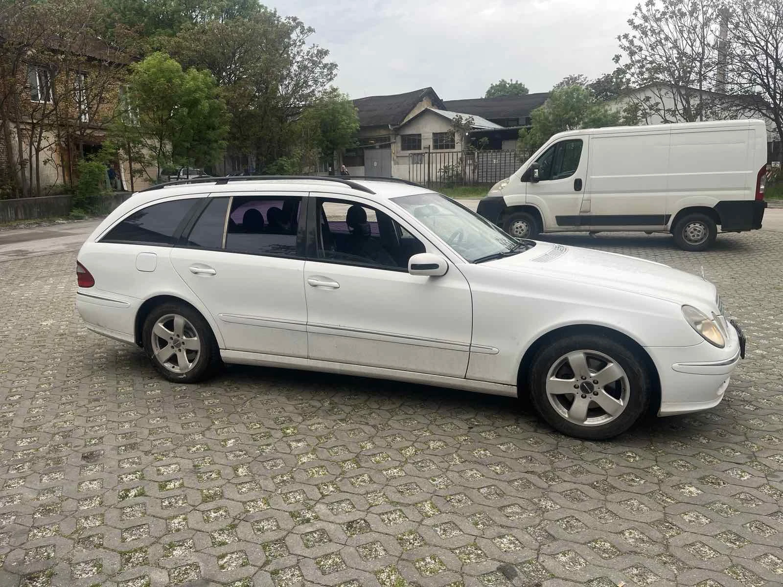 Mercedes-Benz E 270, снимка 2 - Автомобили и джипове - 54606172