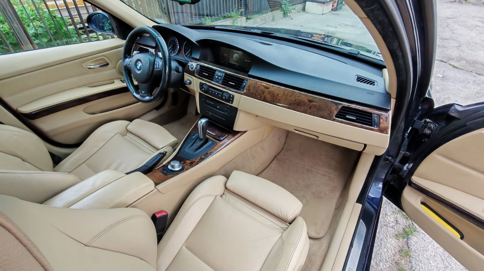 BMW 320 d ///М Пано Нави, снимка 11 - Автомобили и джипове - 54611890