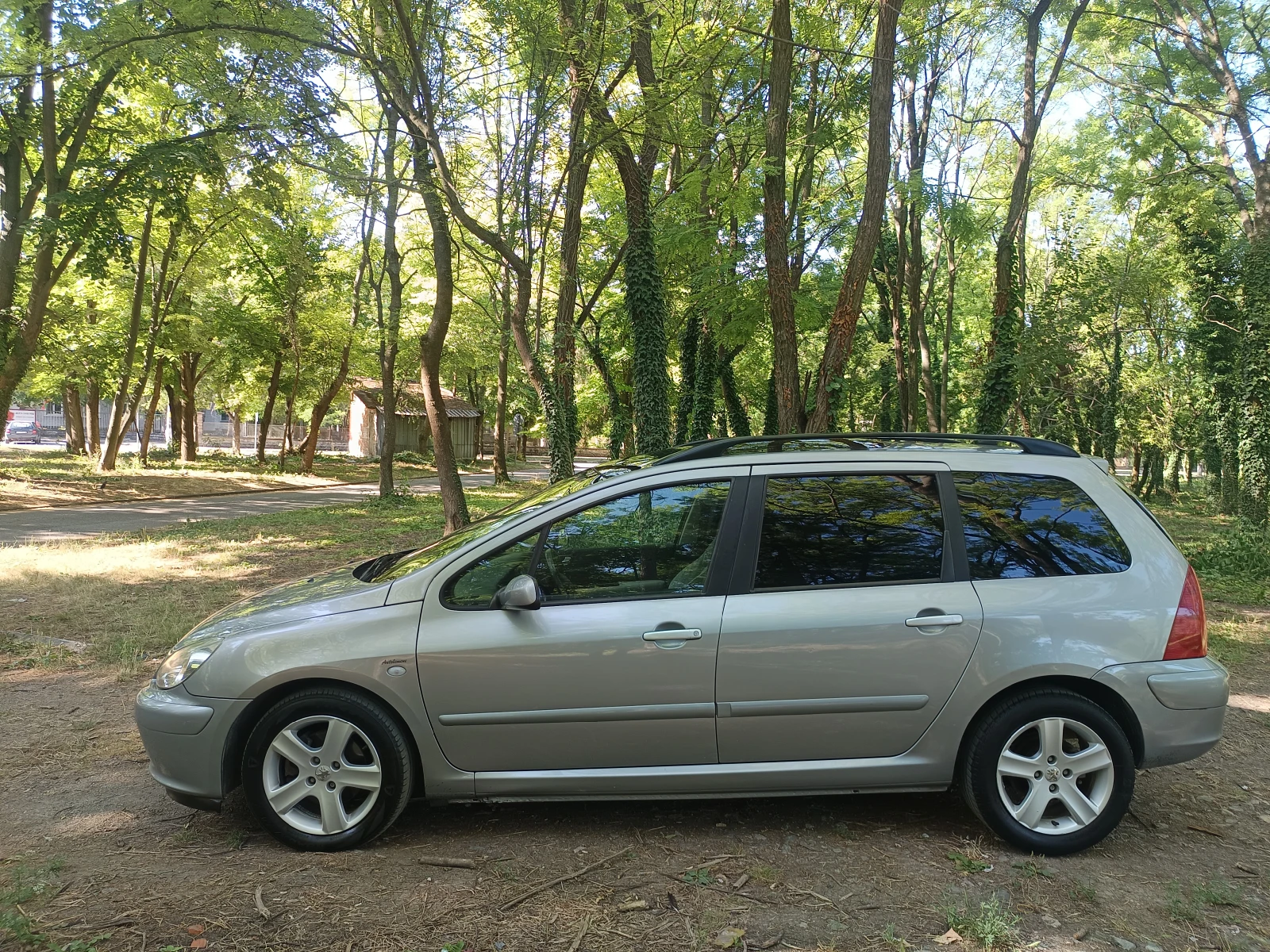 Peugeot 307 1.6 КЛИМА, снимка 12 - Автомобили и джипове - 55185633