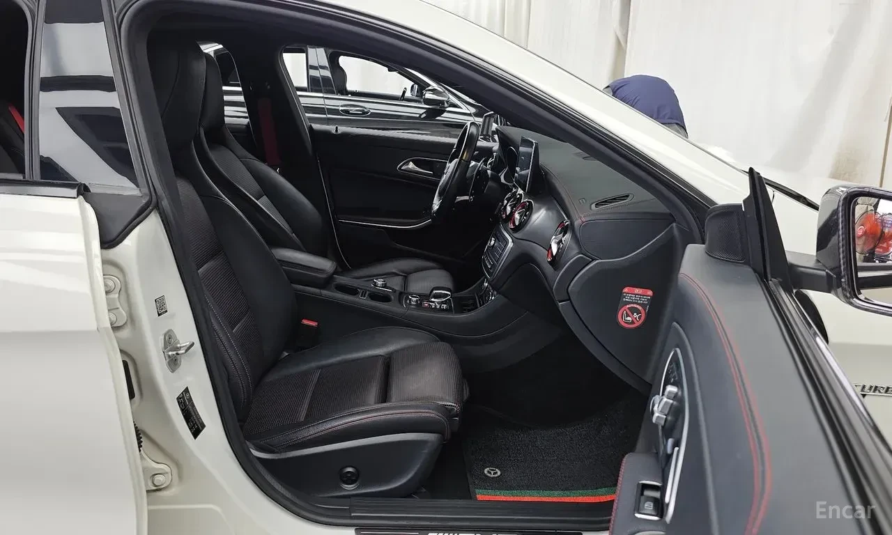 Mercedes-Benz CLA 45 AMG 4MATIC* ПОДГРЕВ* КАМЕРА* КЕЙЛЕС* , снимка 13 - Автомобили и джипове - 55693698