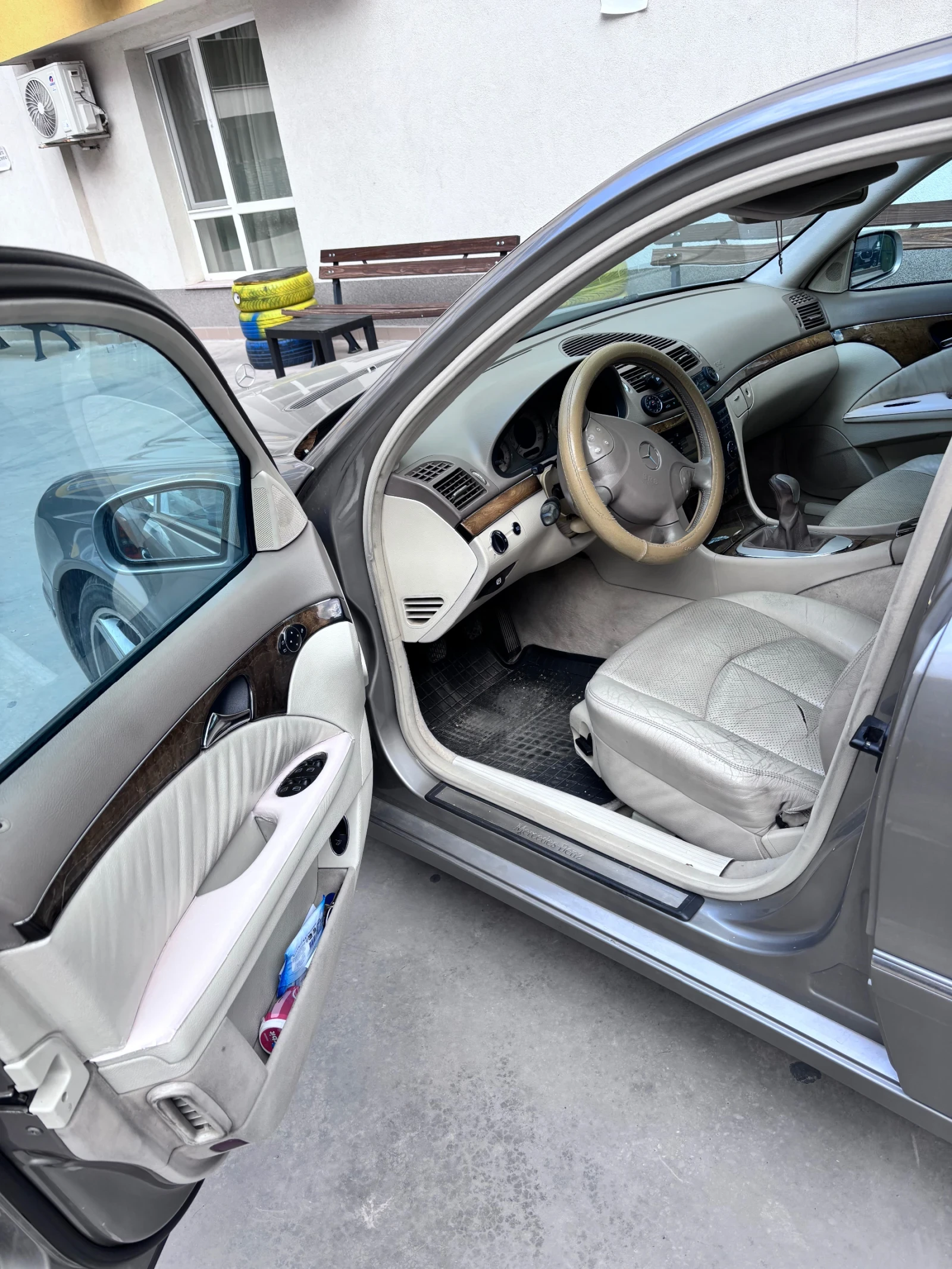 Mercedes-Benz E 270, снимка 9 - Автомобили и джипове - 56522907
