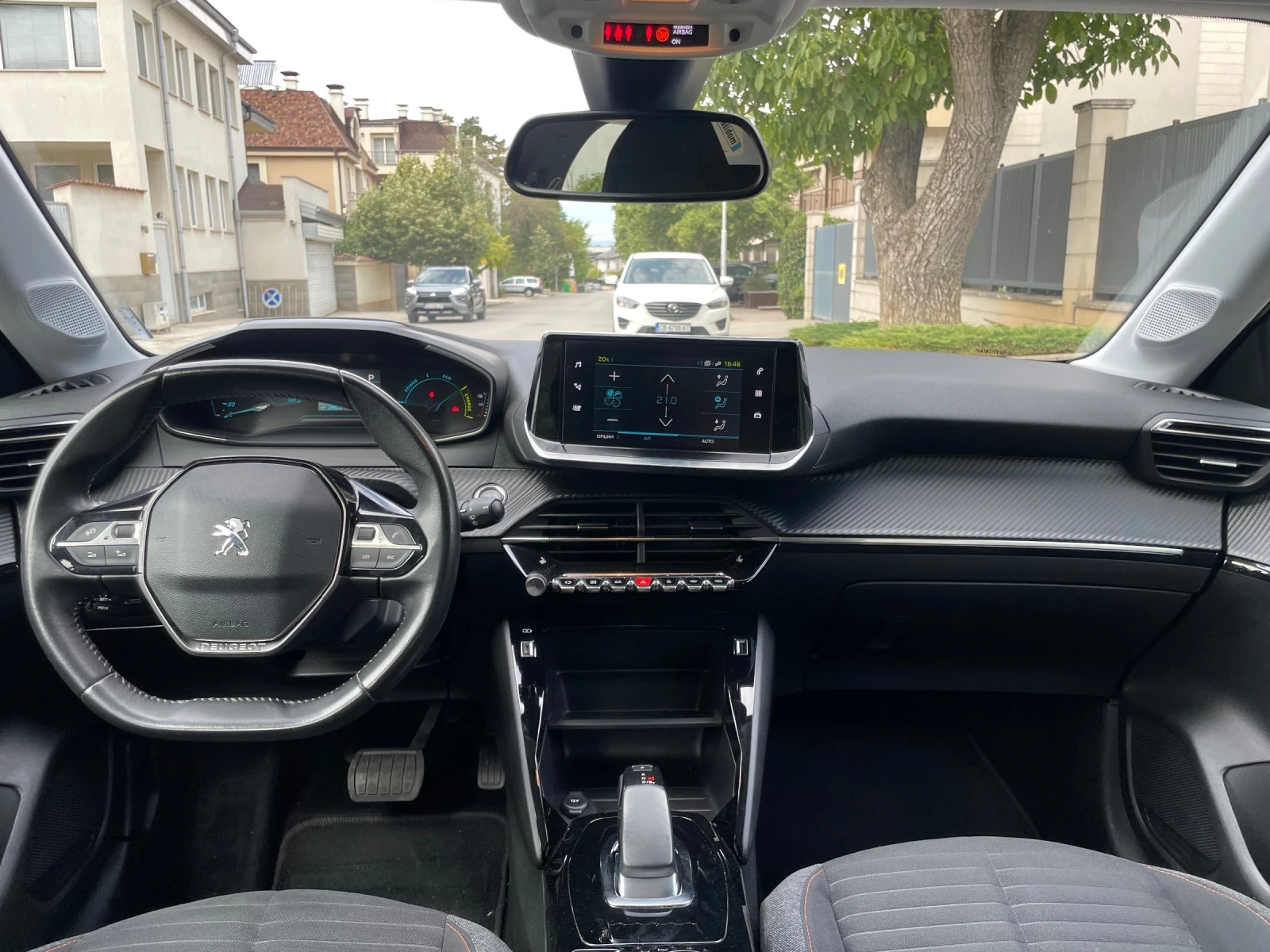 Peugeot 208 50kW, снимка 9 - Автомобили и джипове - 56040898