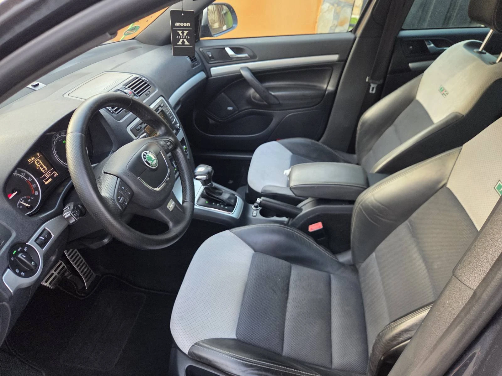 Skoda Octavia VRS* DSG* XENON* NAVI* подгрев, снимка 12 - Автомобили и джипове - 56247193