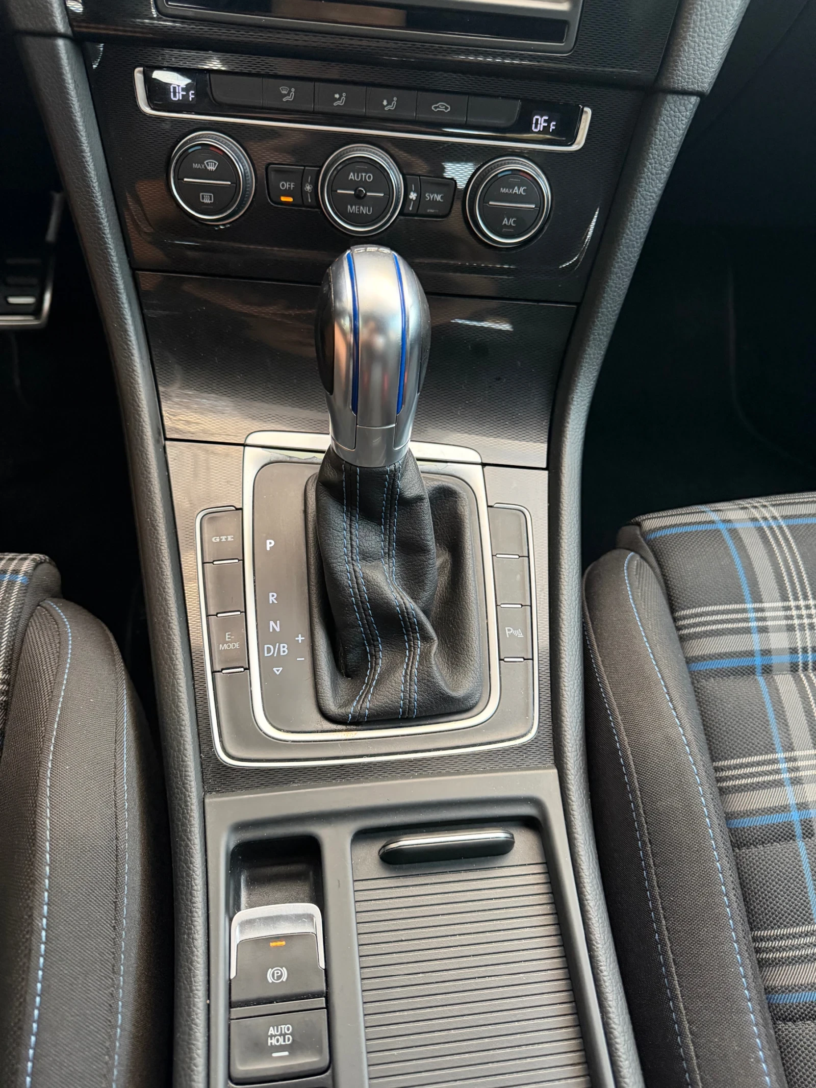 VW Golf 7 GTE Plug in Hybrid, снимка 12 - Автомобили и джипове - 56434882