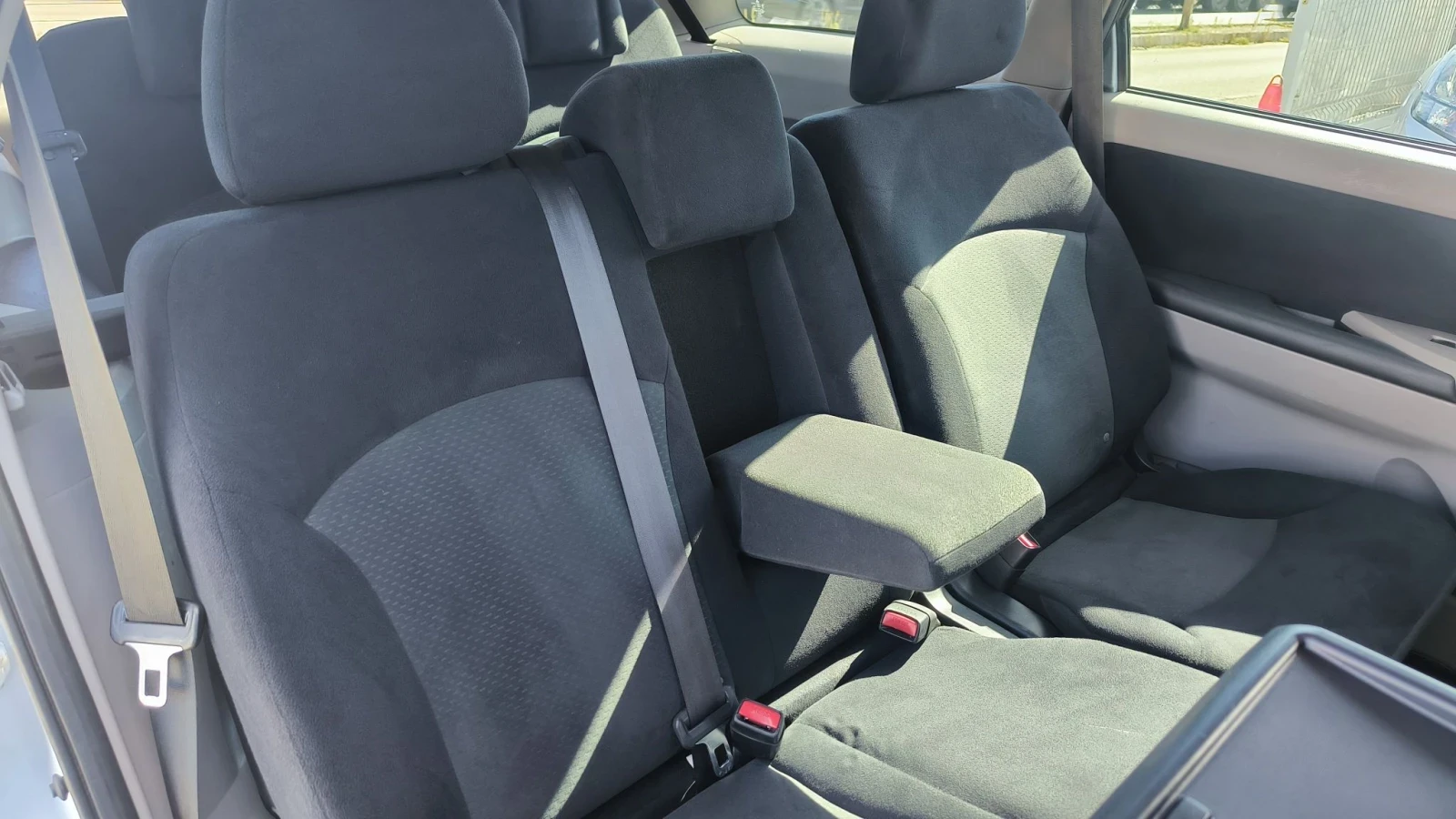 Mitsubishi Grandis 2.0TD, снимка 11 - Автомобили и джипове - 56637765