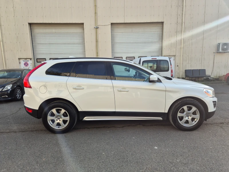 Volvo XC60 4Х4* БЕЗУПРЕЧНО* КАТО-НОВО* 100%-РЕАЛЕН-АВТОМОБИЛ , снимка 4 - Автомобили и джипове - 52448241