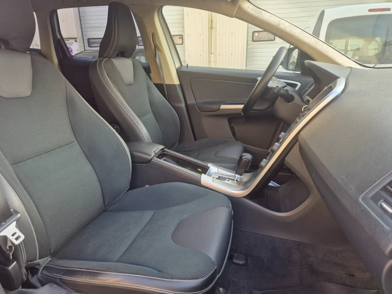 Volvo XC60 4Х4* БЕЗУПРЕЧНО* КАТО-НОВО* 100%-РЕАЛЕН-АВТОМОБИЛ , снимка 14 - Автомобили и джипове - 52448241