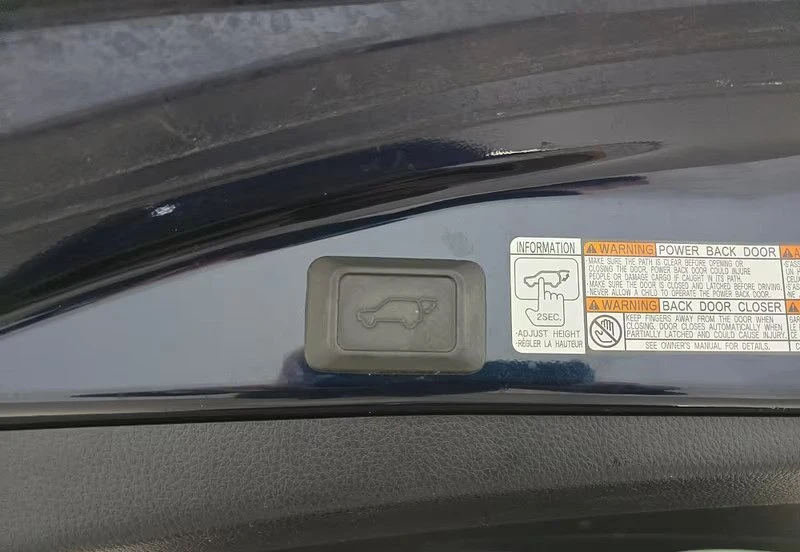 Toyota Rav4 HEV/2.5/197HP/DYNAMIC AUT/LED/KEYLESS/NAVI/CAM/ , снимка 14 - Автомобили и джипове - 53996698