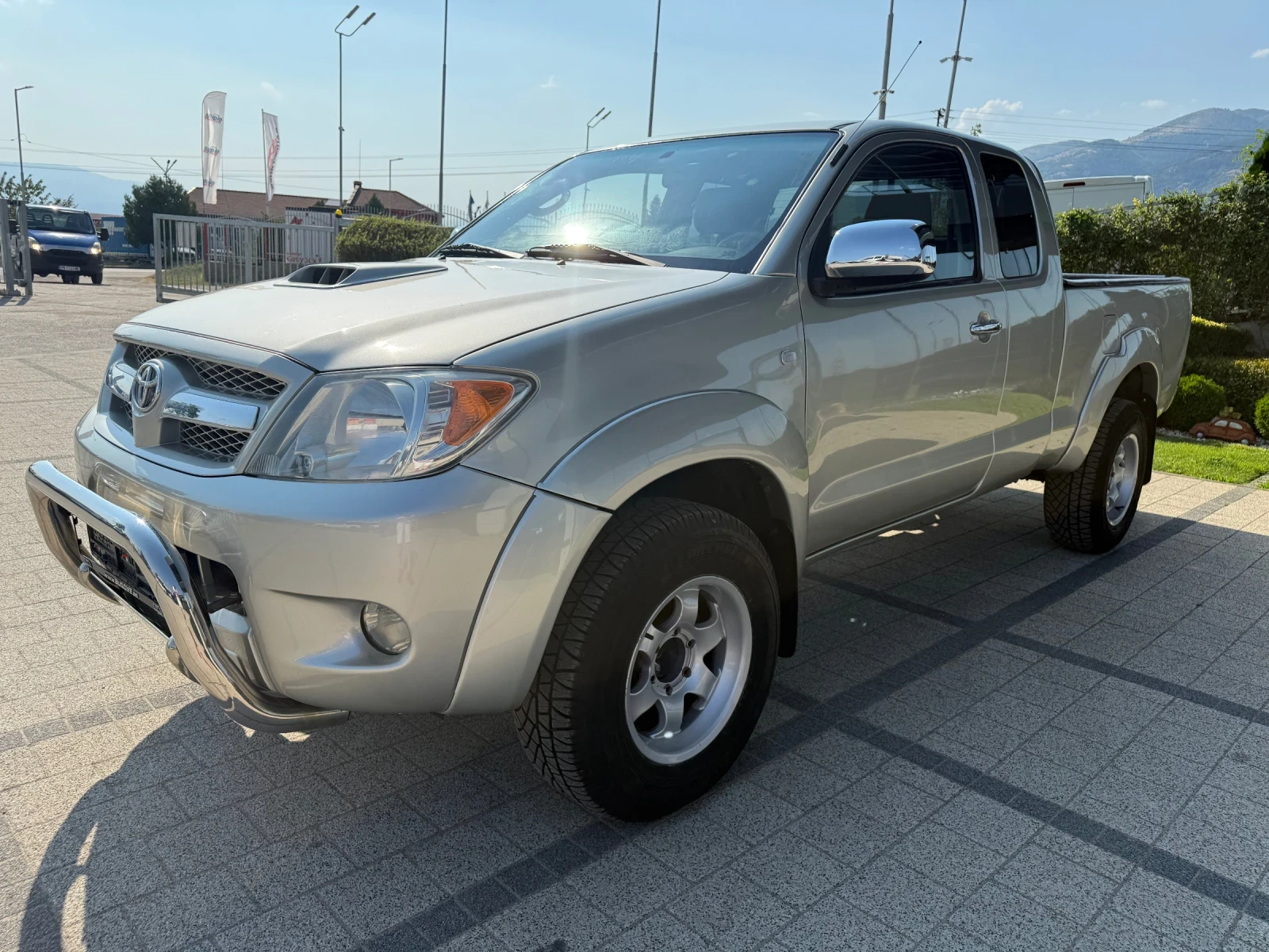 Toyota Hilux 2.5 D4-D Клима 4х4  - изображение 4