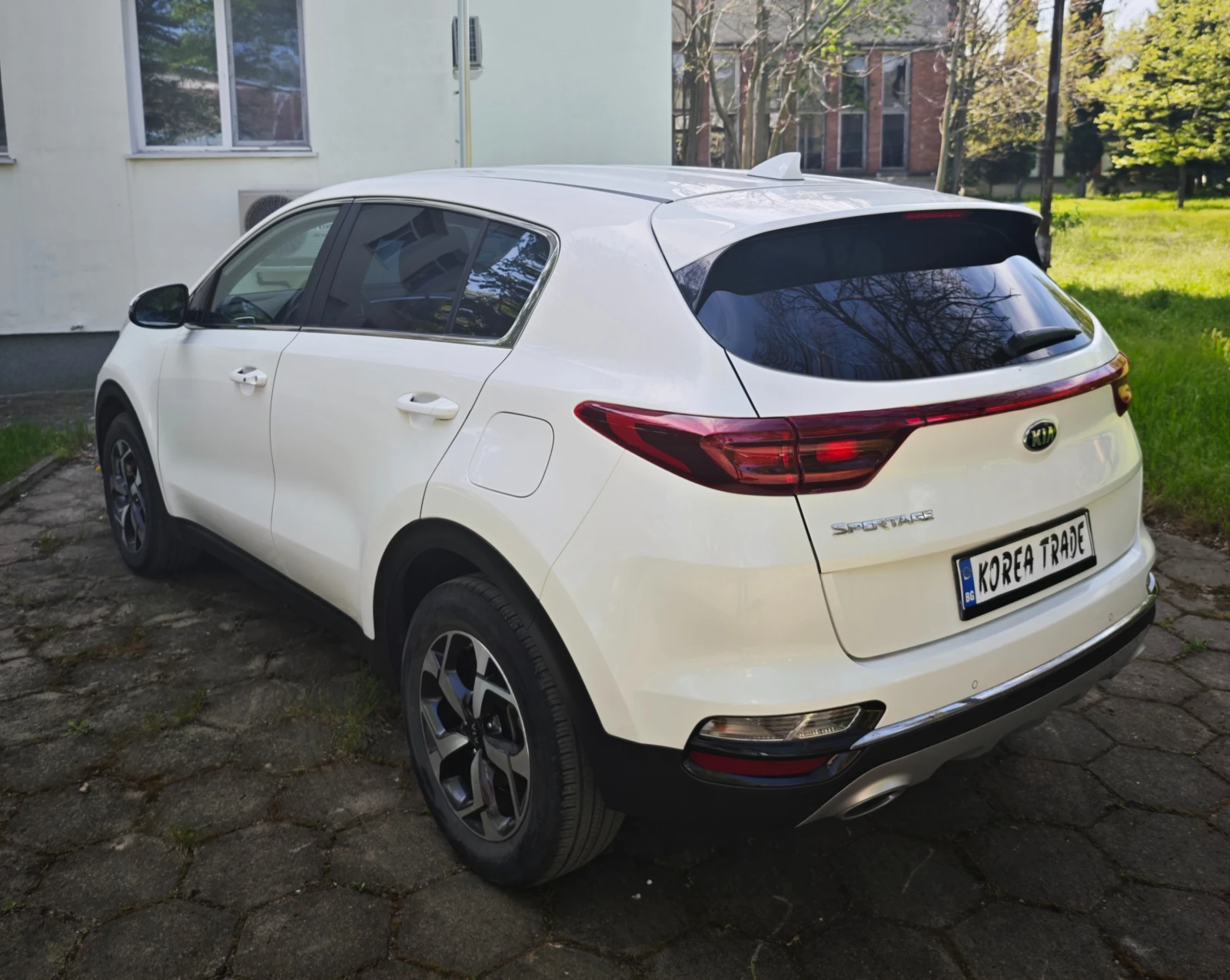 Kia Sportage 1.6 CRDI, снимка 6 - Автомобили и джипове - 54330368