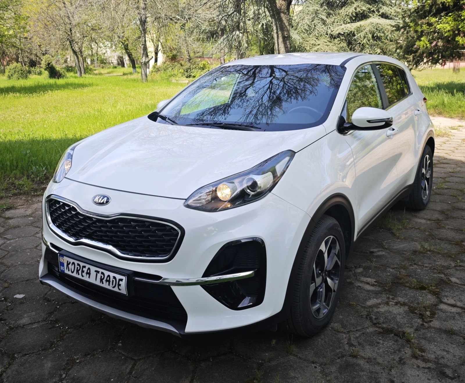 Kia Sportage 1.6 CRDI, снимка 8 - Автомобили и джипове - 54330368