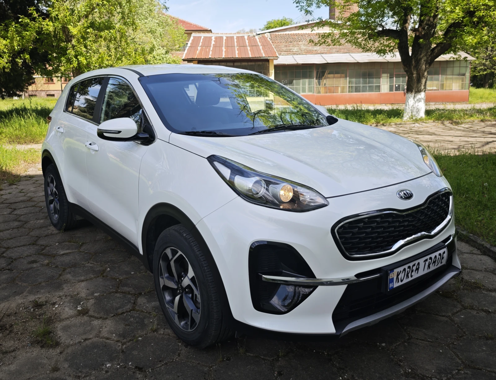 Kia Sportage 1.6 CRDI, снимка 2 - Автомобили и джипове - 54330368