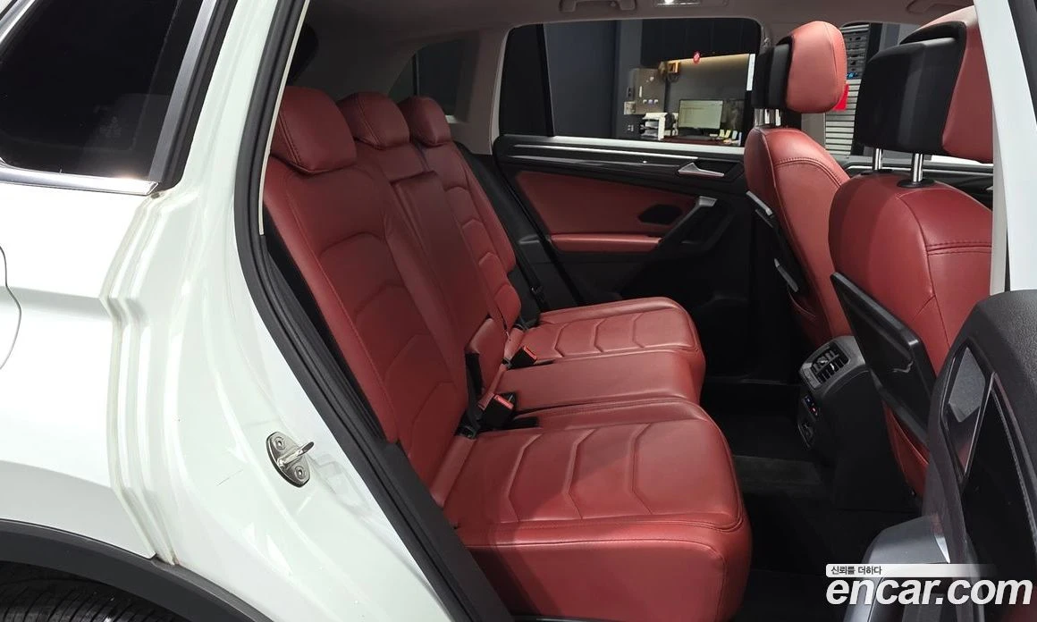 VW Tiguan 2.0 TDI Prestige, снимка 12 - Автомобили и джипове - 56122213