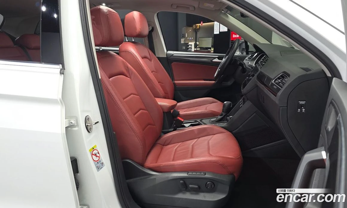VW Tiguan 2.0 TDI Prestige, снимка 11 - Автомобили и джипове - 56122213