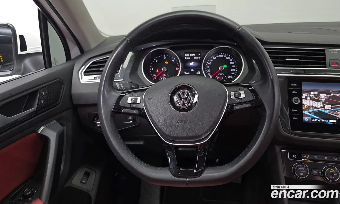 VW Tiguan 2.0 TDI Prestige, снимка 13 - Автомобили и джипове - 56122213