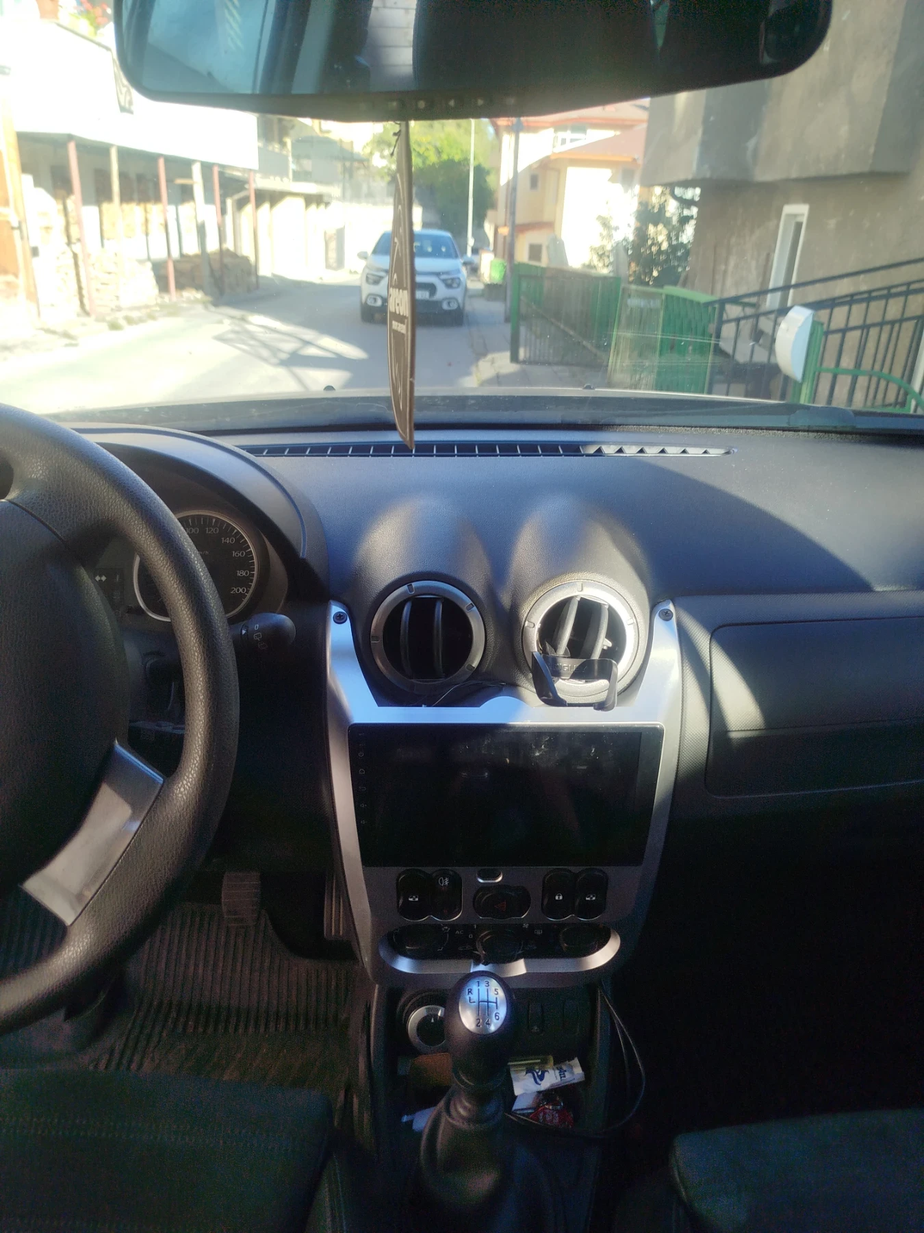 Dacia Duster 4* 4, снимка 9 - Автомобили и джипове - 56361707
