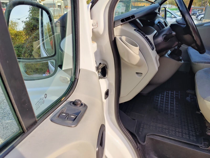 Renault Trafic, снимка 9 - Бусове и автобуси - 52588387