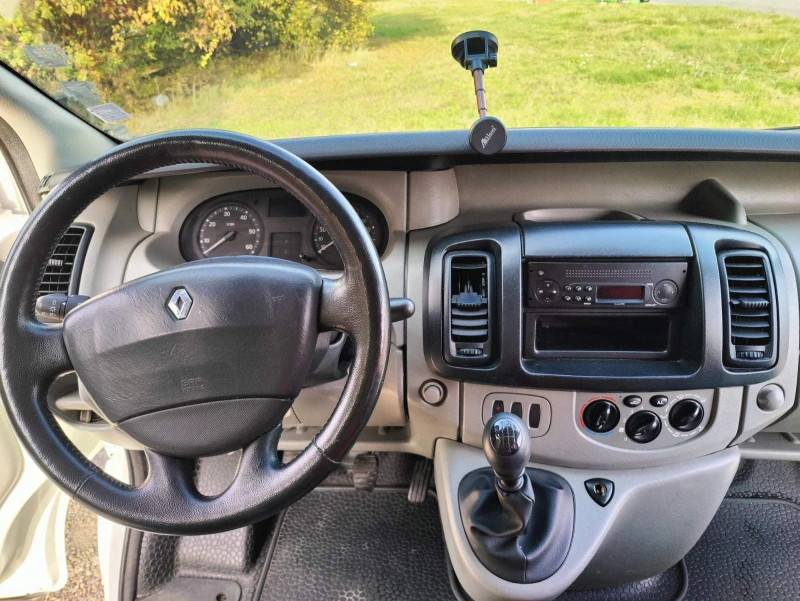 Renault Trafic, снимка 6 - Бусове и автобуси - 52588387