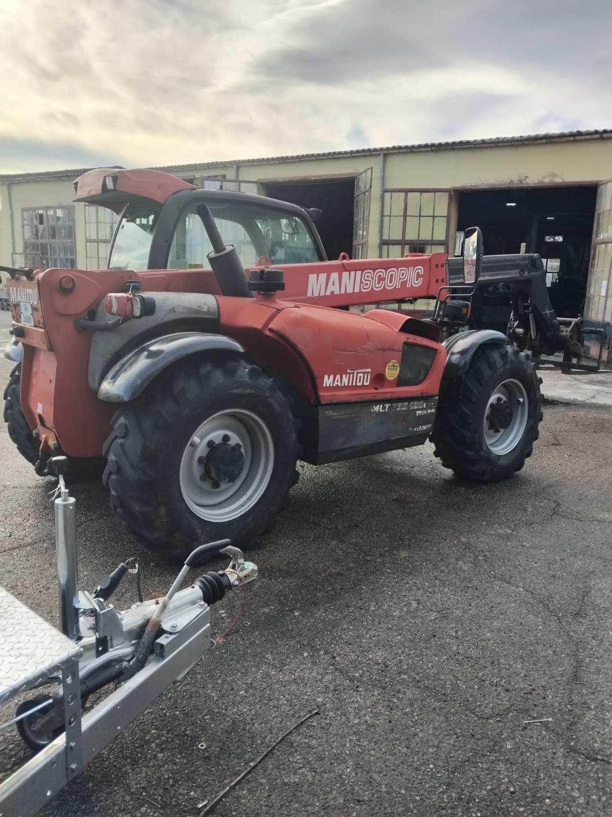 Телескопичен товарач Manitou MLT735-120LSU - изображение 2