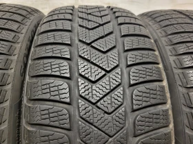 Гуми Зимни 225/40R18, снимка 4 - Гуми и джанти - 47714240