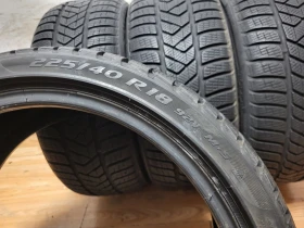 Гуми Зимни 225/40R18, снимка 7 - Гуми и джанти - 47714240